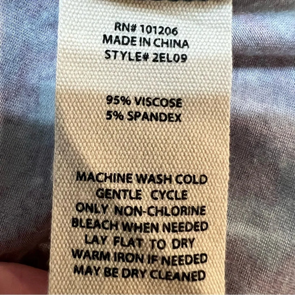 Soft Surroundings Beautiful Blue Floral Design Ismerelda Dress. Size Large. - Picture 11 of 12